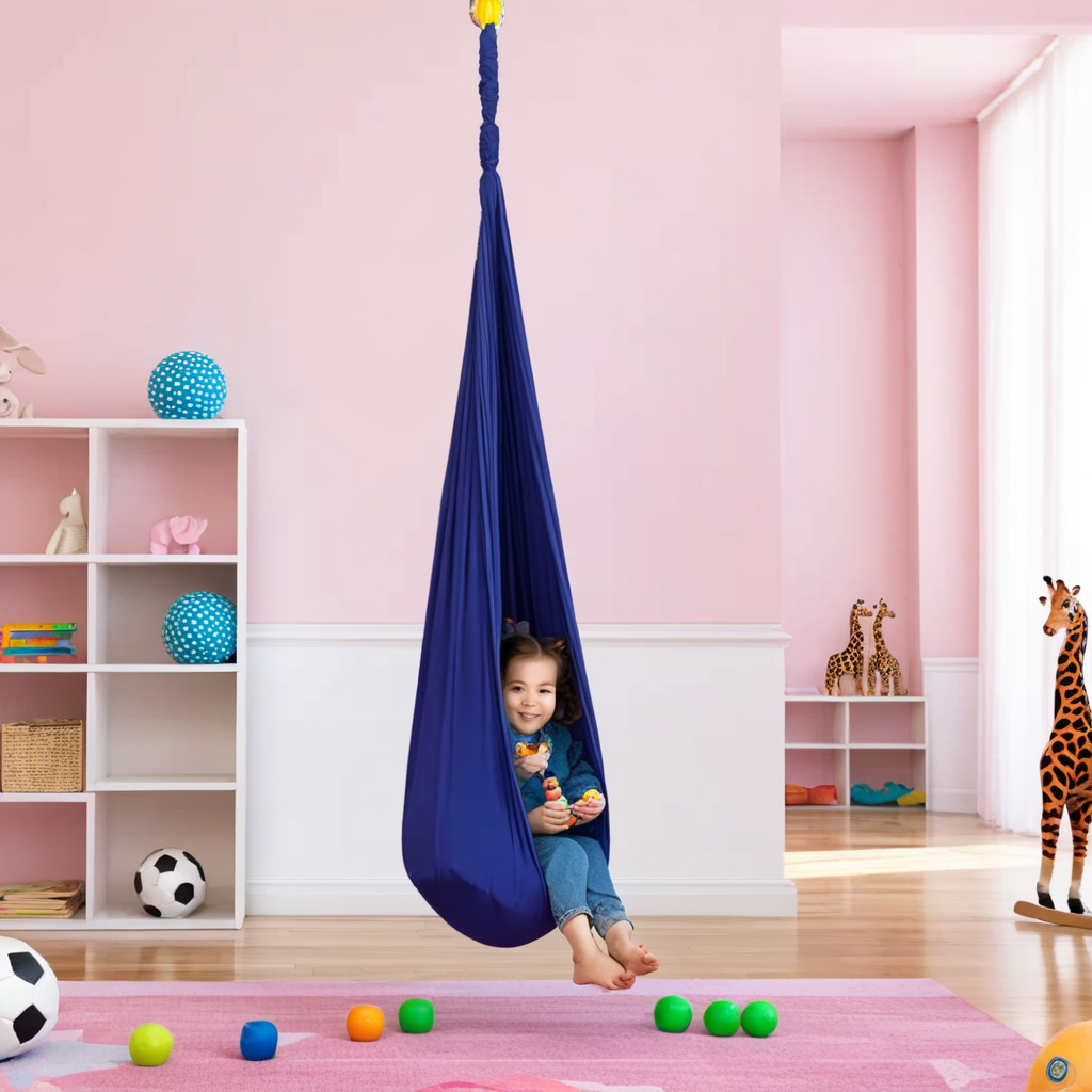 Sanftes Schaukeln: Wie eine Therapieschaukel Kinder im Alltag unterstützen kann