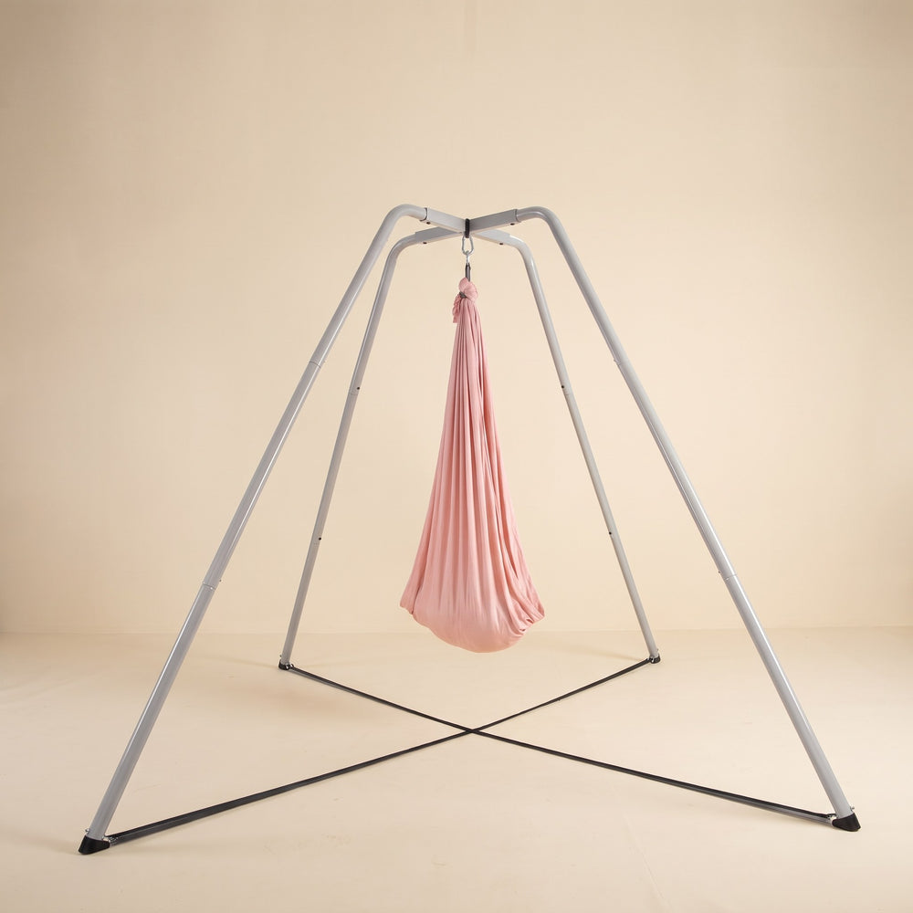 Schaukelgestell mit Nubbli Therapieschaukel in Powder Pink – freistehend, 2 m Aufhängehöhe