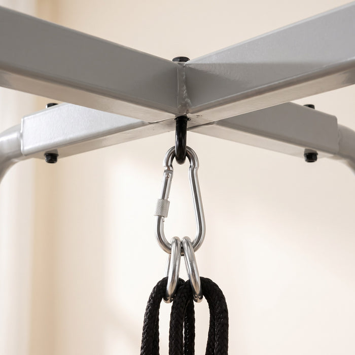 Zentraler Aufhängepunkt des Schaukelgestells mit Karabiner – Aufhänge-Set nicht im Lieferumfang