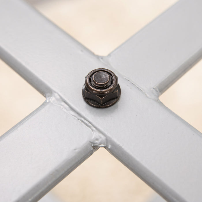 Verschraubtes Stahlkreuz des Schaukelgestells mit Sicherungsmutter – stabile Konstruktion